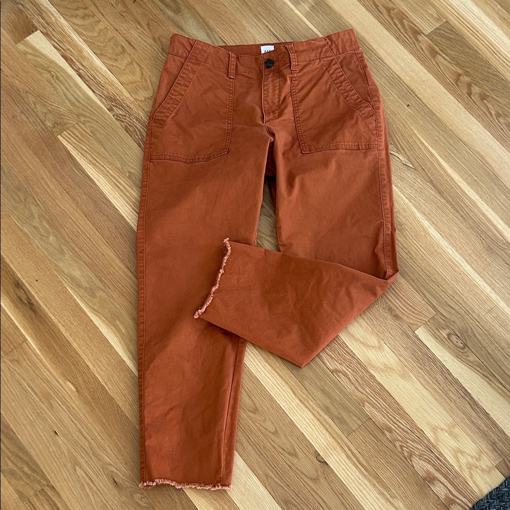 GAP Cropped Ankle Pants in Rust Orange